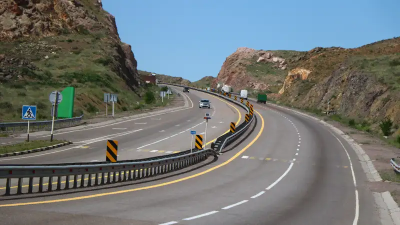 Бектенов недоволен качеством мобильной связи на трассах