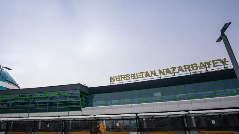 Около 200 пассажиров застряли в аэропорту Астаны