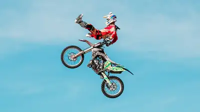 Не путайте экстрим с вандализмом: топ-3 самых безбашенных казахстанцев, фото - Новости Zakon.kz от 02.08.2024 17:29