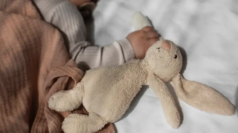 В Алматы мальчик избил малышку в ясли-саду