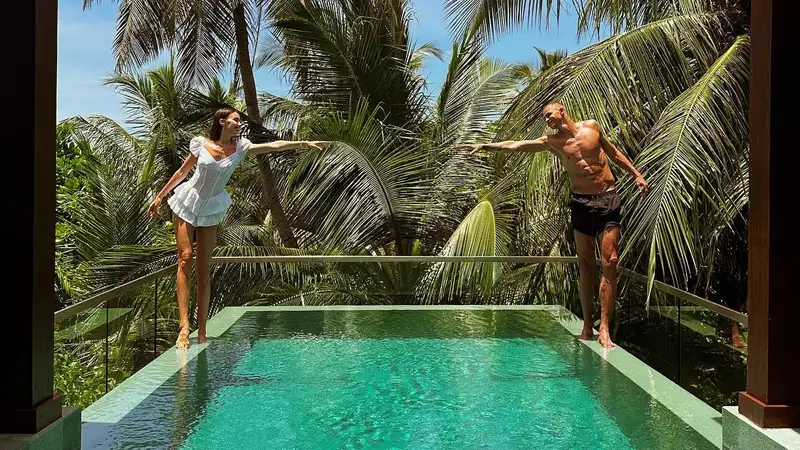 Многодетный экс-супруг Ольги Бузовой готов удочерить малышку, найденную в поле