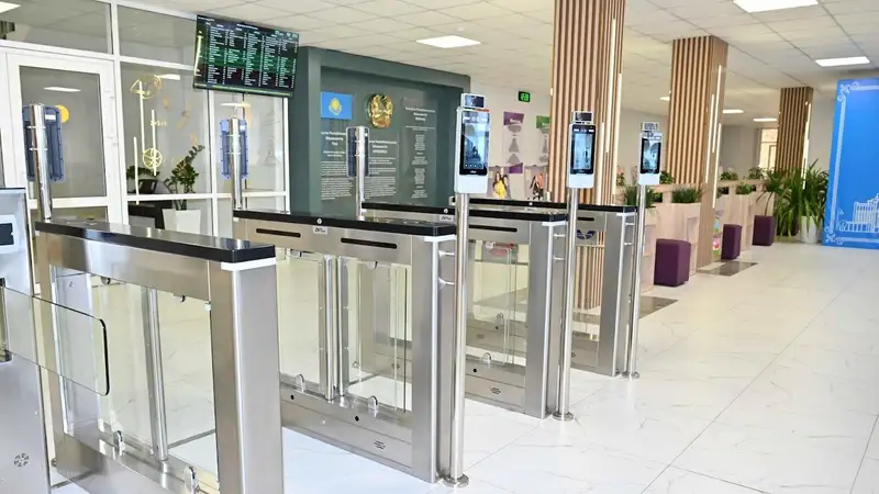 Не во всех школах Казахстана уже установили турникеты и тревожные кнопки