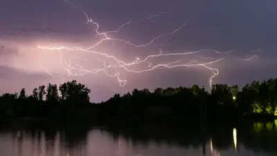 Гроза, гром, молния, молнии, тучи, пасмурная погода, пасмурность, фото - Новости Zakon.kz от 26.08.2024 18:00
