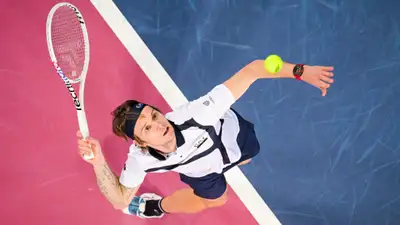 Бублик исполнил необычный удар в матче с Шелтоном на &quot;Мастерсе&quot; в Монреале, фото - Новости Zakon.kz от 08.08.2024 13:09