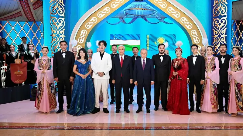 Димаш Кудайберген спел для президентов Казахстана и Узбекистана в Астане