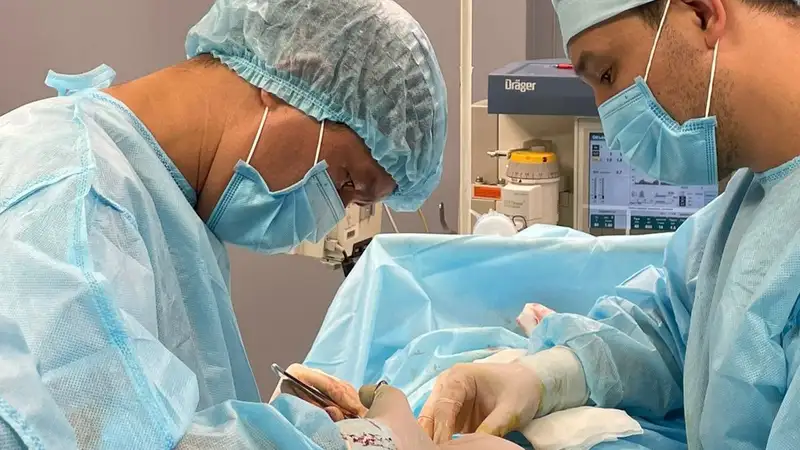 53 дня лечения, 5 операций: казахстанец выжил после удара током мощностью 10 тыс. вольт