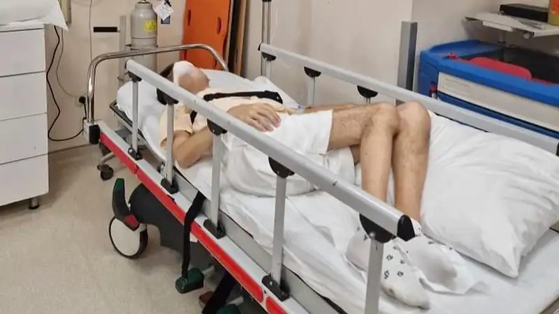 Юного казахстанца с ограниченными возможностями уронили с лестницы в аэропорту Антальи