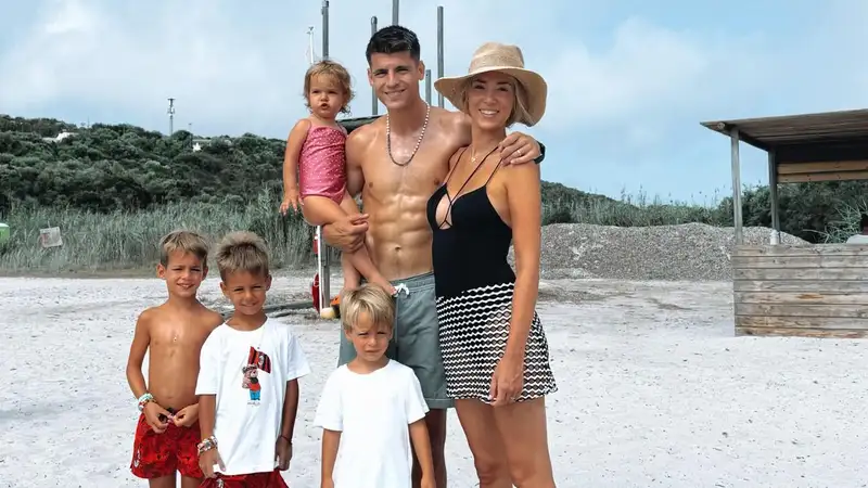 Капитан сборной Испании по футболу Морато развелся с женой