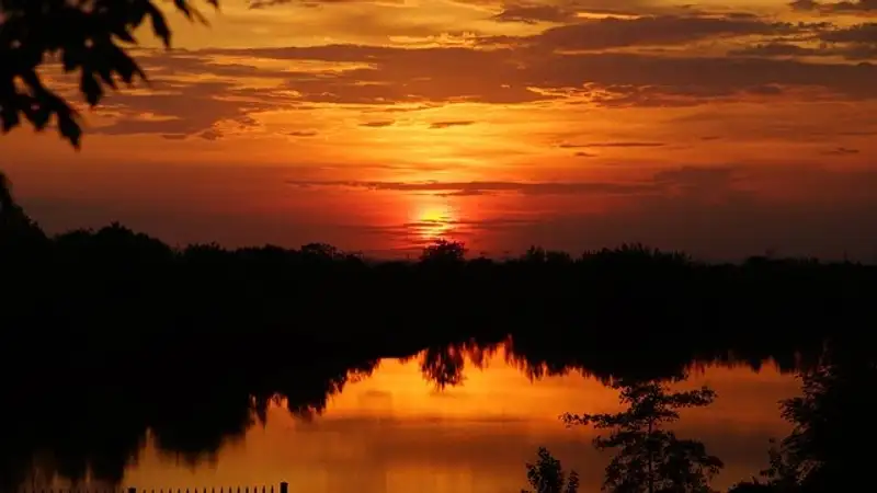 Штормовое предупреждение объявили в 15 областях Казахстана