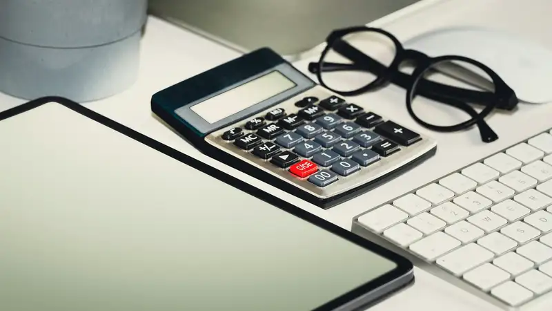 Арест банковских счетов и имущества: казахстанцам напомнили про последствия неуплаты налогов