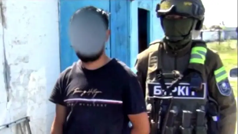 Два пакета гашиша нашли в сарае у жителя Абайской области