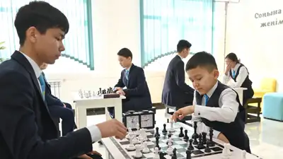 Уроки шахмат добавят в школьную программу Астаны, фото - Новости Zakon.kz от 15.08.2024 13:31