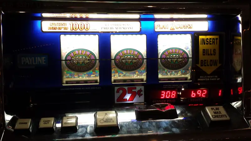 Казахстанский блогер рассказал о проблеме лудомании в своей семье