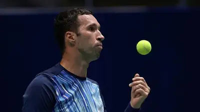 Михаил Кукушкин сотворил сенсацию на турнире в США и вышел в четвертьфинал , фото - Новости Zakon.kz от 15.08.2024 10:01