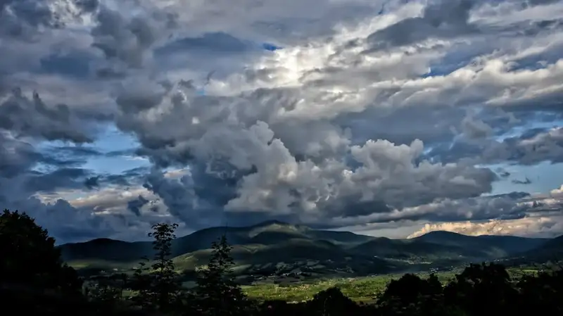 Жару в 30°C сменят грозы с сильным ветром: прогноз погоды на неделю в Алматы