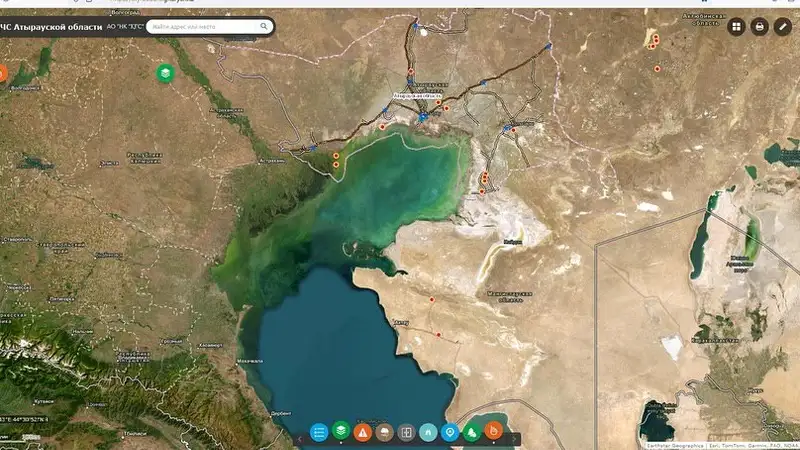 Жители Актау задыхаются от дыма горящего камыша и тлеющего мусора