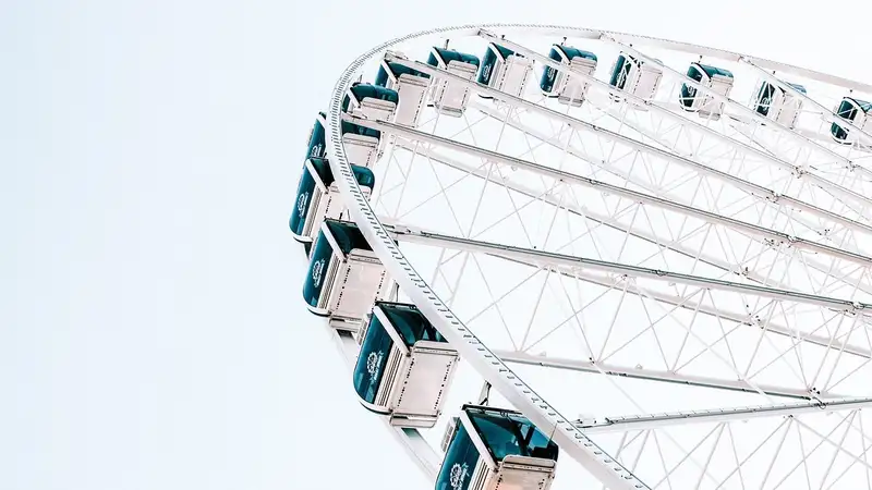 30 человек пострадали при пожаре на колесе обозрения в Германии