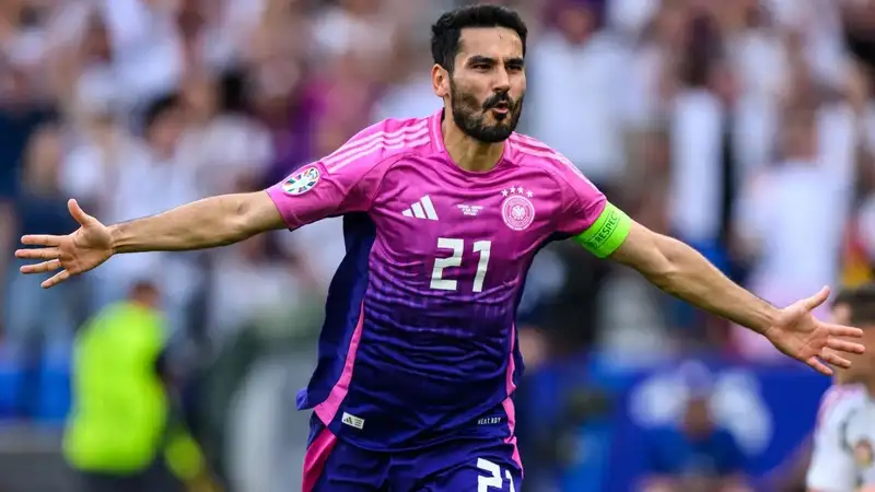 Полузащитник "Барселоны" Гюндоган возвращается в "Манчестер Сити"