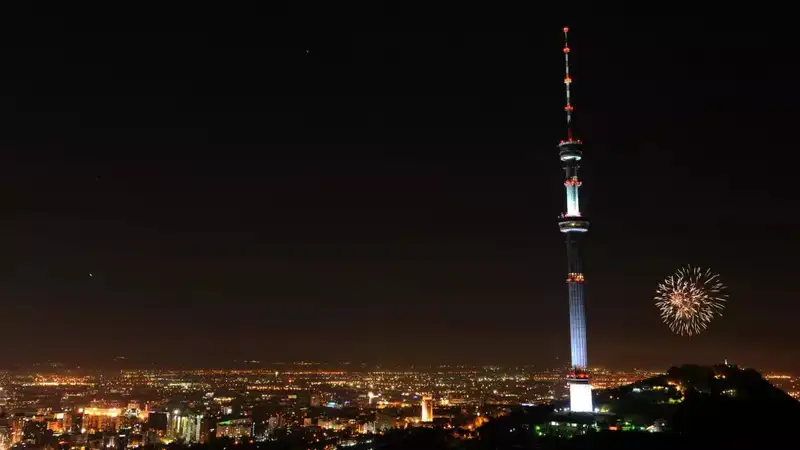 Башня "Кок-Тобе" заиграла новыми красками