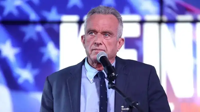 Роберт Кеннеди снялся с президентской гонки в пользу Трампа