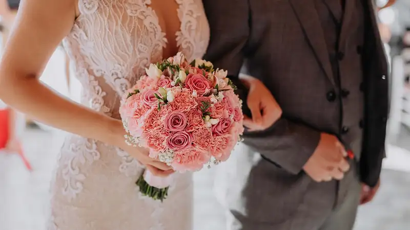 Названы знаки зодиака, которые чаще других вступают в брак по расчету