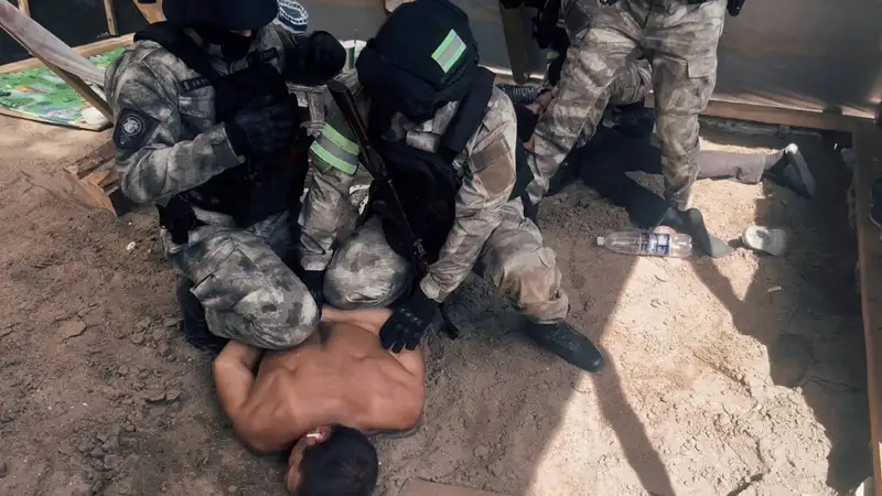 Ружье, золото и 3,2 миллиона тенге украли из дома жителей Уральска