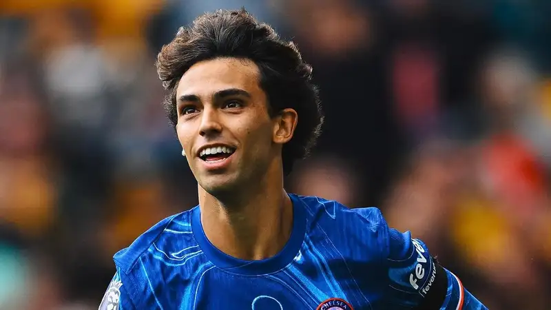 Звездный португальский форвард забил в первом матче после возвращения в "Челси"