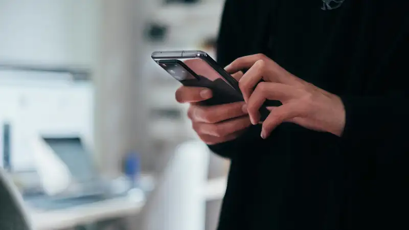 Минздрав: Рост травматизма детей связан с погружением родителей в соцсети