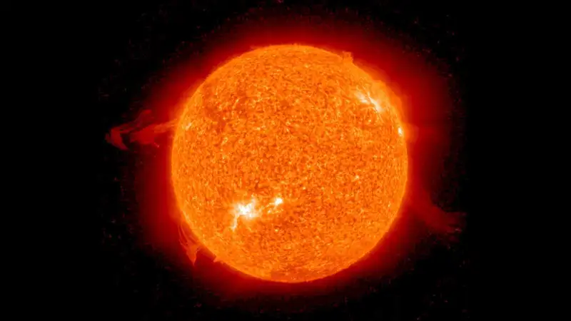 На Землю снова обрушилась магнитная буря