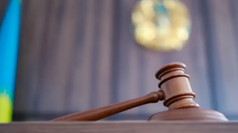 Главу режимного отдела колонии и двух его подчиненных осудили в Уральске