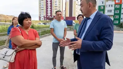 Микрорайон 19 посетила рабочая группа, фото - Новости Zakon.kz от 08.08.2024 10:48