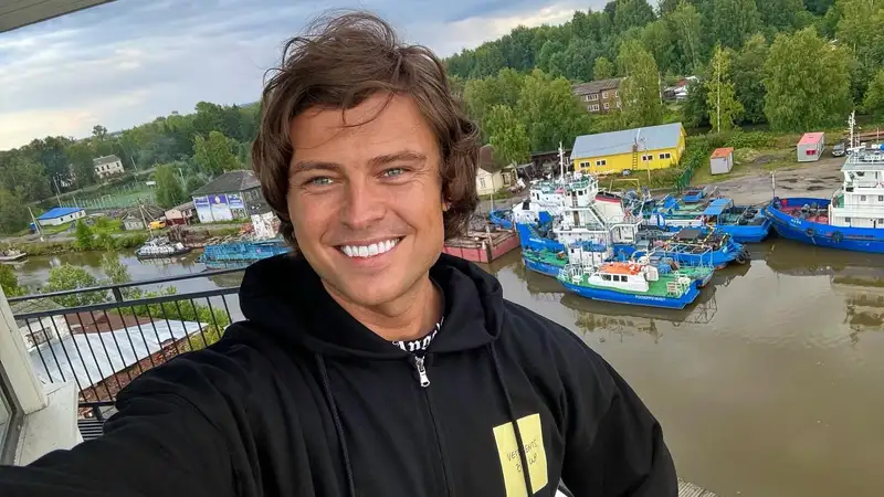 Прохор Шаляпин ведет счет жителей, кому за 100 лет, в Москве