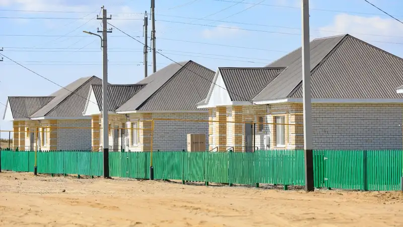 В пострадавшем от паводка селе Кумсай жители получили ключи от новых домов