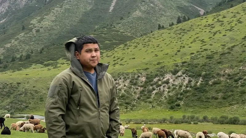 Казахстанский блогер Азамат Сарсенбаев впервые рассказал о разладе с женой