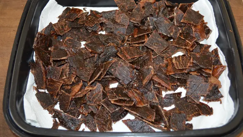 Просроченные мясные продукты продавались в магазинах Семея