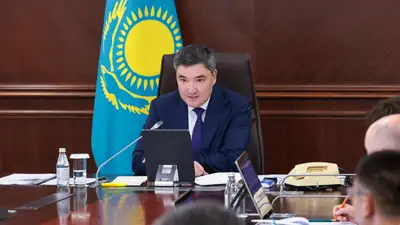 Бектенов высказался о мусоре вдоль автомобильных дорог, фото - Новости Zakon.kz от 11.09.2024 17:02