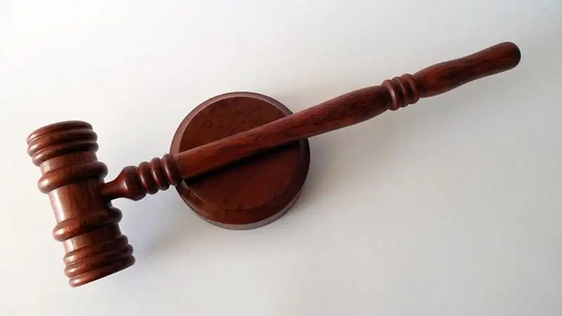 Казахстанцы через врачей передавали взятки чиновнику, чтобы получить инвалидность: осудили всех