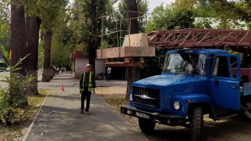 "Таза Казахстан": в Алматы улучшают зеленый фонд