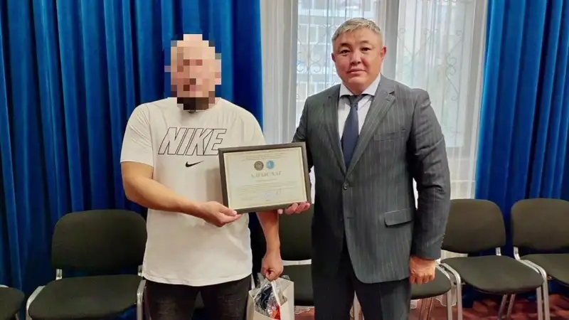 Астанчанина наградили за помощь в поимке преступников