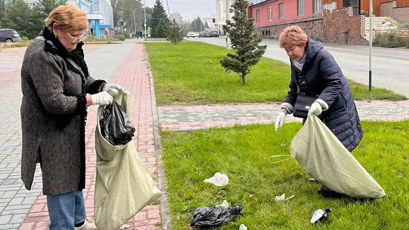 50 тонн мусора собрали в Семее на субботнике "Таза Қазақстан"