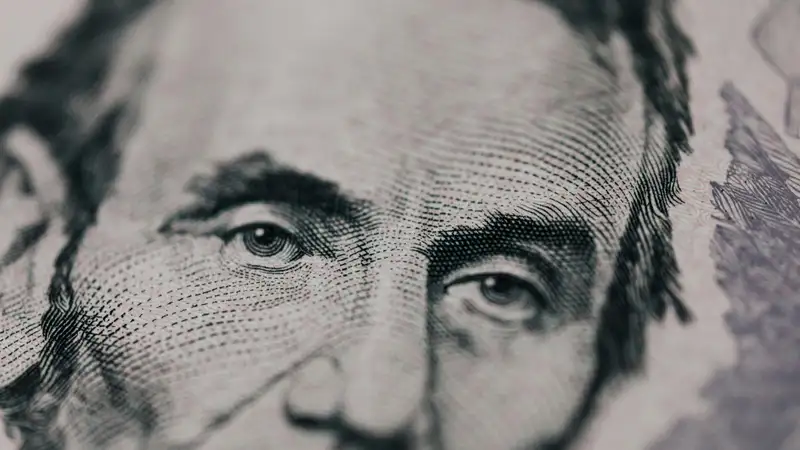 Как снижение ставки ФРС США повлияет на экономику Казахстана