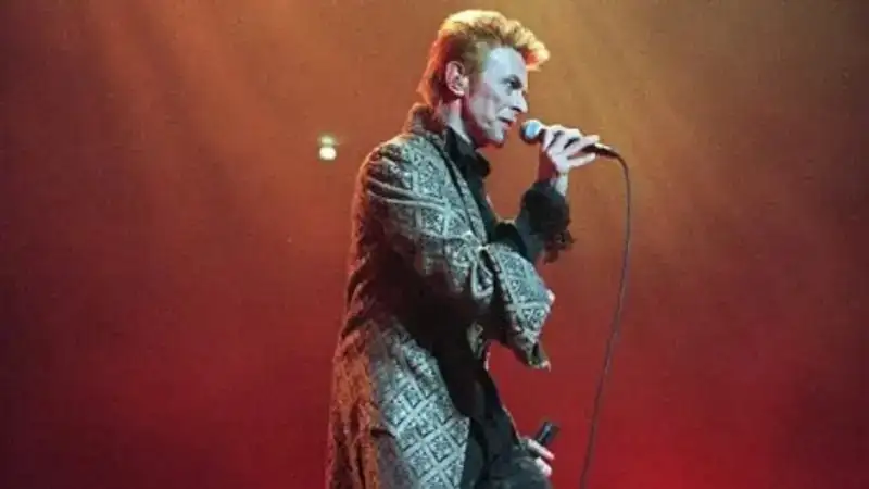 Легендарный певец спустя восемь лет после смерти может вновь вернуться на сцену