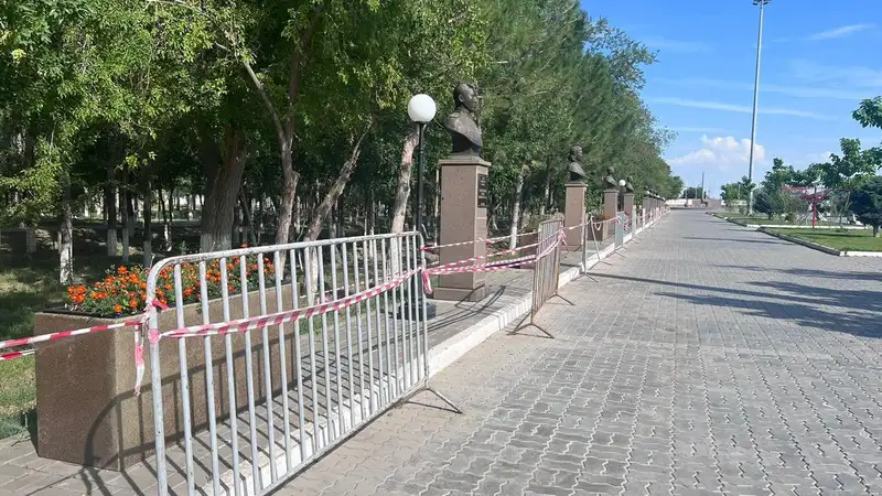 Памятник насмерть придавил девочку в Атырау: отец сделал заявление спустя три месяца