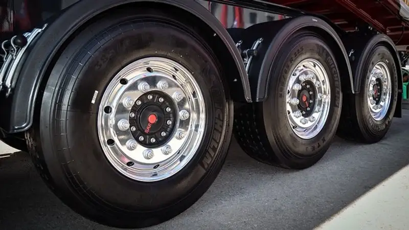 На 100 млн тенге пополнят казну владельцы грузовиков в Астане