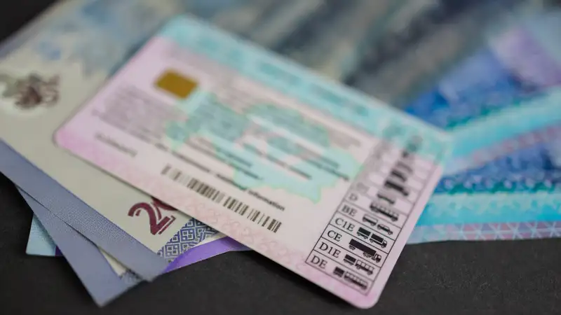 Мужчина отдал мошеннику 250 тысяч тенге за права без экзаменов