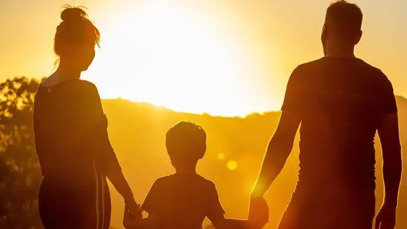 Президент поручил продвигать идею ответственного родительства