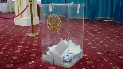 Экибастузцы голосуют семьями, фото - Новости Zakon.kz от 06.10.2024 13:26