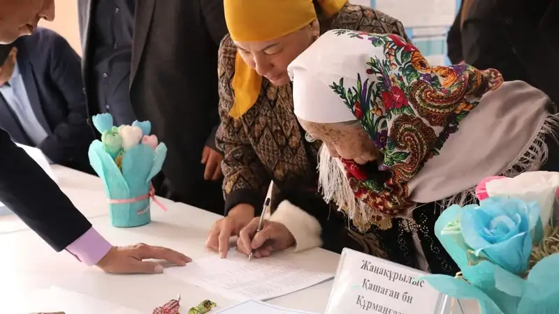 Пять поколений — один выбор: на избирательный участок пришли представители пяти поколений одной семьи