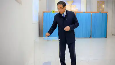 Проголосовал на референдуме, фото - Новости Zakon.kz от 06.10.2024 12:39