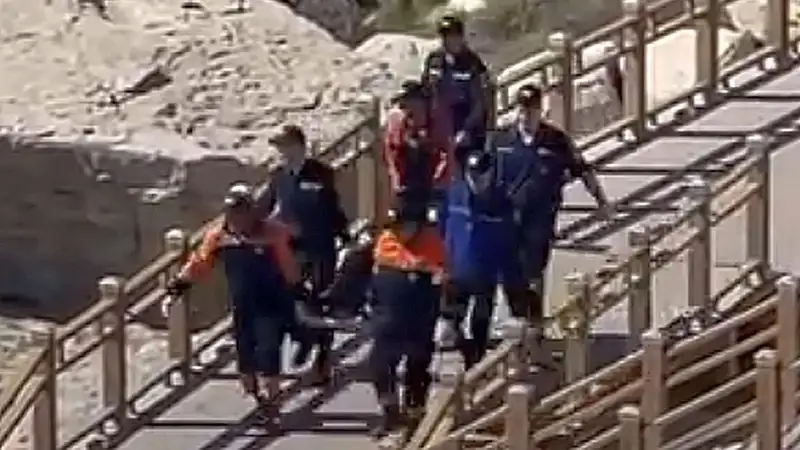 Мужчина разбился насмерть на Скальной тропе в Актау